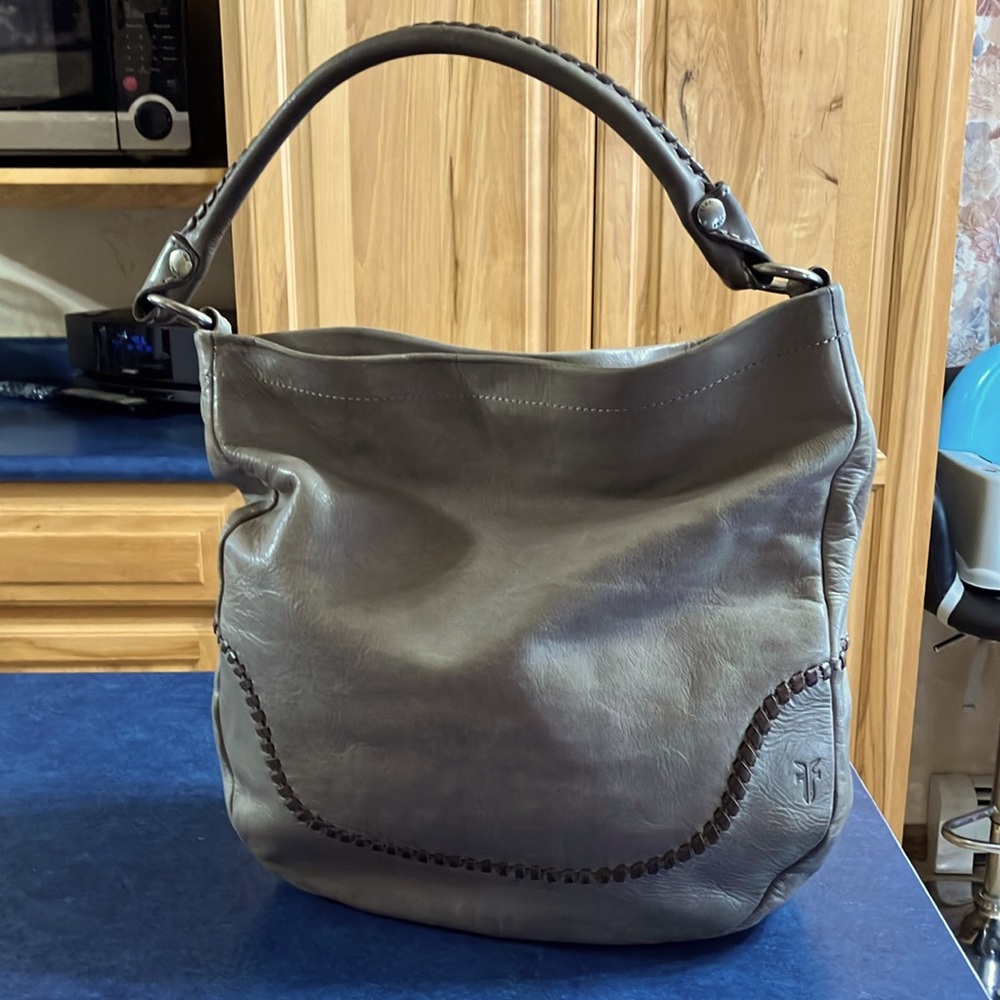 FRYE MELISSA LEATHER HOBO WHIPSTITCH HOBO SHOULDER BAG
EXCELLENT CONDITION